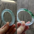 两条光圈，不是色镯，却也胜在种水。