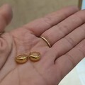 星期三看上一副小耳环，因为喜欢马上下单。