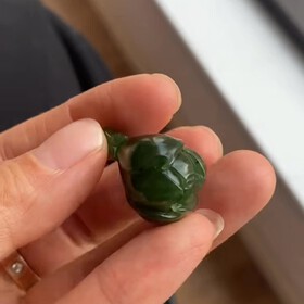 和田玉碧玉籽料玉兰花