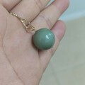 朋友老公送的碧玉，大家帮忙看看，是什么种类，大概值多少钱