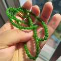 买到一串很漂亮的碧玉小米珠链