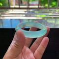 帮我看看这镯子怎么样？能看到什么价