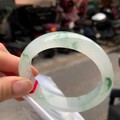 大家有这样的感觉么？高冰手镯看多了，不拿真正的细糯对比的话，会把糯化看成细糯